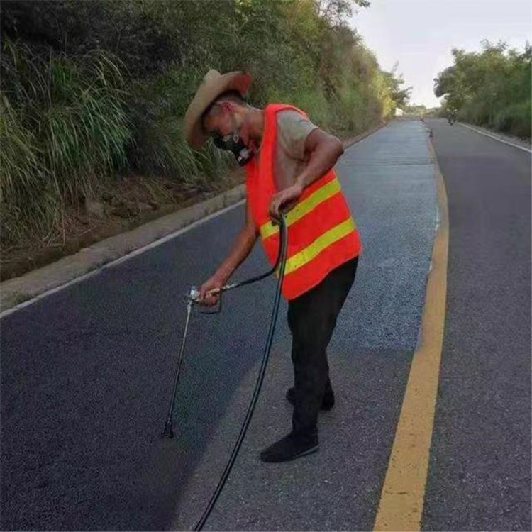 九江 彩色防滑路面的底涂是保障路面附着力